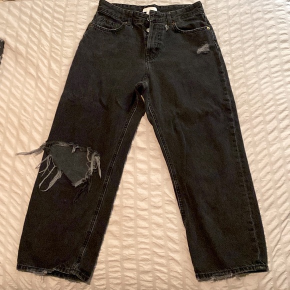 H&M High Waisted Ankle Length Mom Jean - Picture 1 of 8